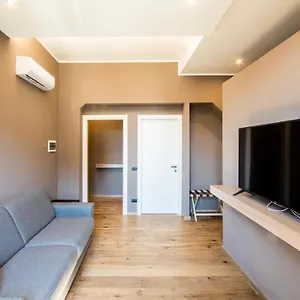 New Wonderful Bilo With Walk-in Closet From Moscova Milano